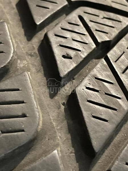 Pirelli 235/55 R18 Zimska