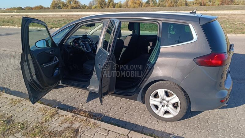Opel Zafira 