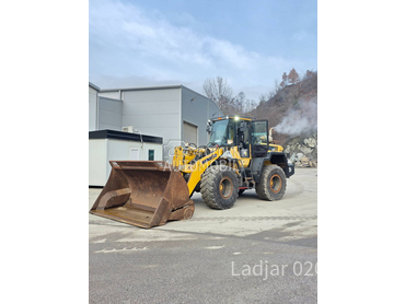 Komatsu W320