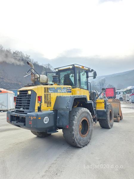Komatsu W320
