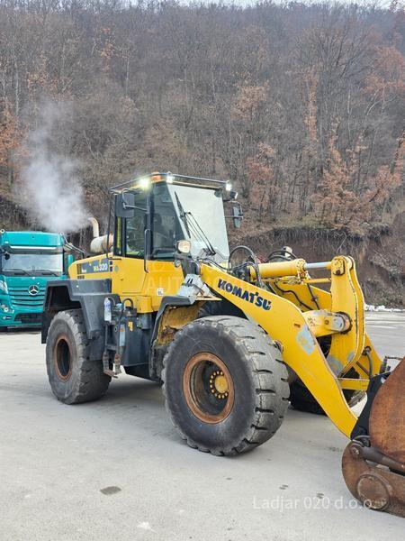 Komatsu W320