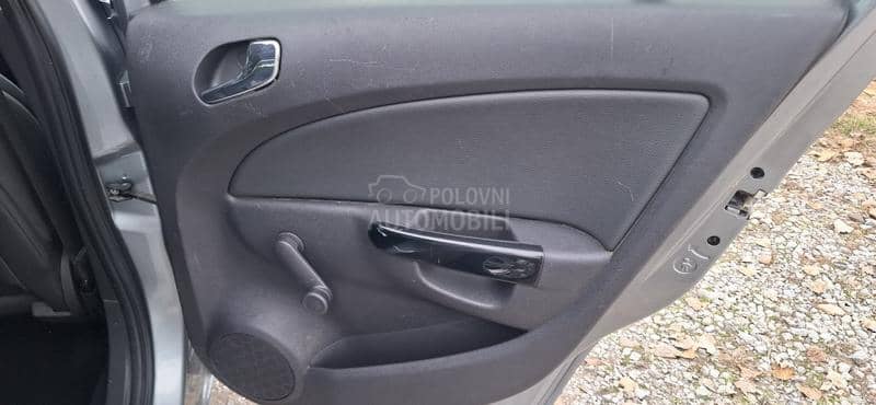 Opel Corsa D 1.2   PPLLIINN