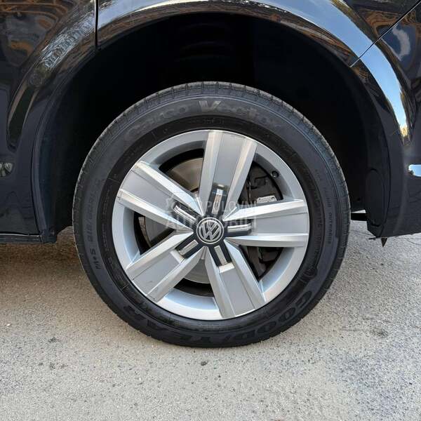 Volkswagen Multivan 9 mesta DSG