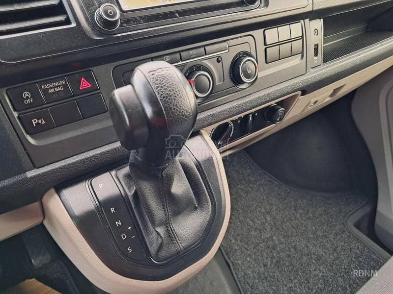 Volkswagen Transporter T6 2.0 TDI/DSG//9 SEDI