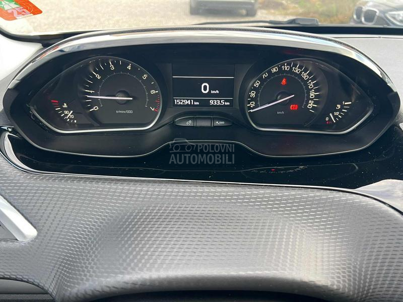 Peugeot 208 1.2i/Allure/Kam/Led