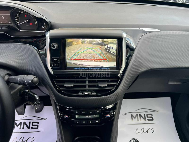 Peugeot 208 1.2i/Allure/Kam/Led