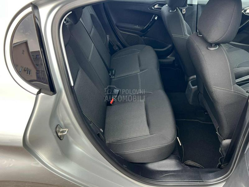 Peugeot 208 1.2i/Allure/Kam/Led