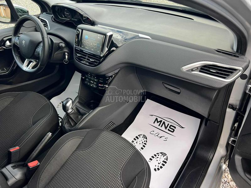 Peugeot 208 1.2i/Allure/Kam/Led