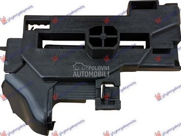 NOSAC HLADNJAKA DONJI PLASTICN za BMW Serija 5 od 2016. do 2020. god.