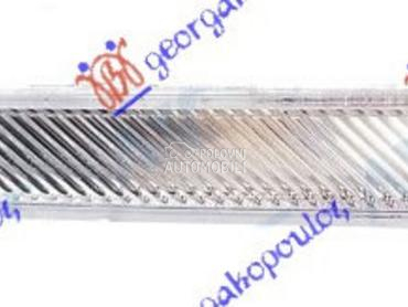 KATADIOPTER U PREDNJEM BRANIKU za BMW X5 od 2010. do 2013. god.