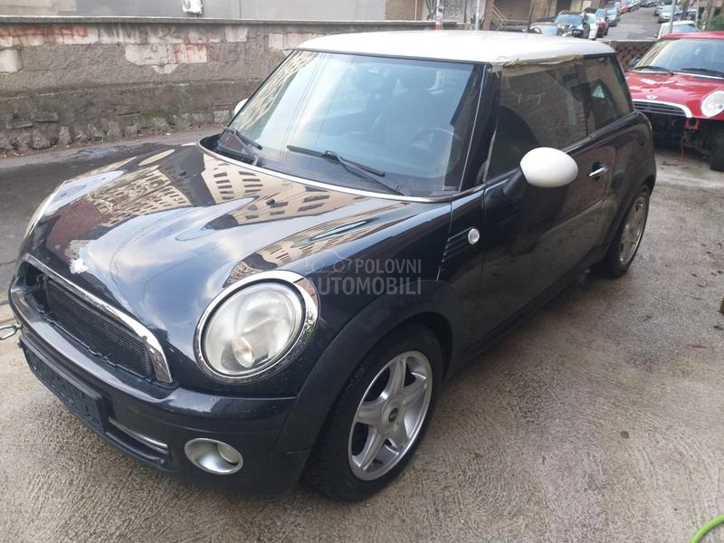 MINI Cooper 2004. god. -  kompletan auto u delovima