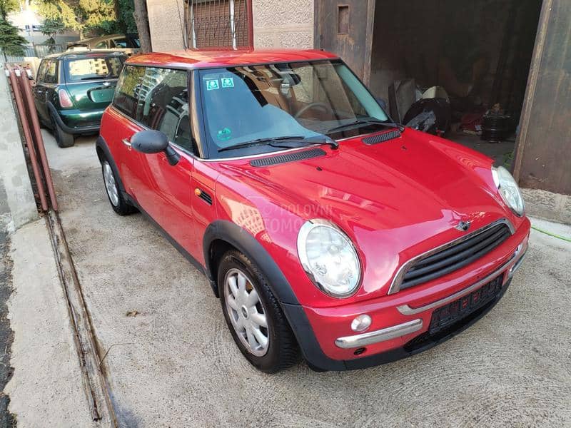 MINI Cooper 2004. god. -  kompletan auto u delovima