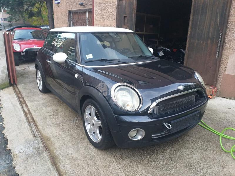 MINI Cooper 2004. god. -  kompletan auto u delovima
