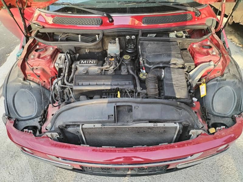 MINI Cooper 2004. god. -  kompletan auto u delovima