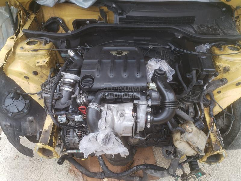 MINI Cooper 2004. god. -  kompletan auto u delovima