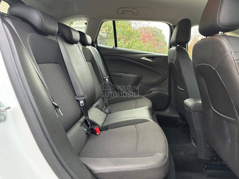 Opel Astra K 1.6CDTI INNOVATION