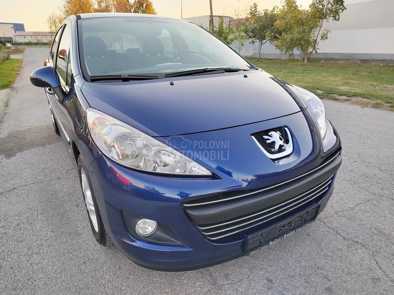 Peugeot 207 1,4i 2009 101000 k m