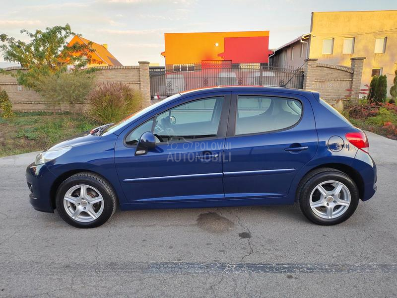 Peugeot 207 1,4i 2009 101000 k m
