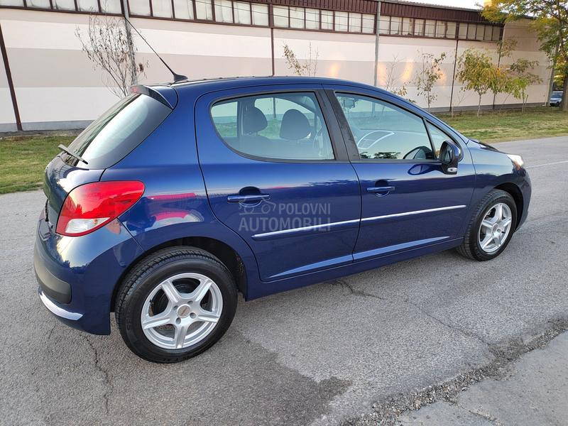 Peugeot 207 1,4i 2009 101000 k m