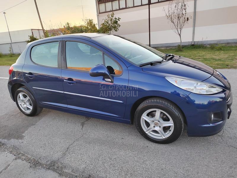 Peugeot 207 1,4i 2009 101000 k m