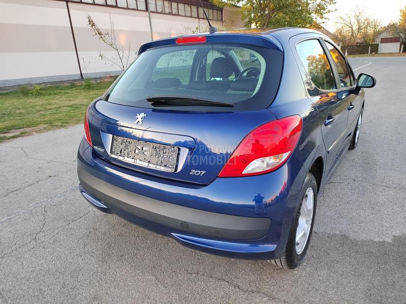Peugeot 207 1,4i 2009 101000 k m