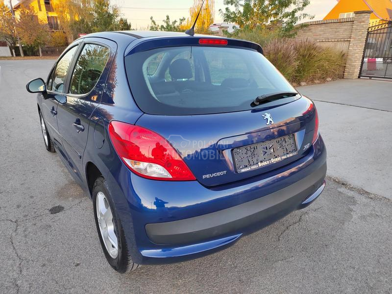 Peugeot 207 1,4i 2009 101000 k m