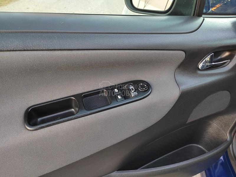 Peugeot 207 1,4i 2009 101000 k m