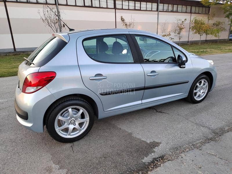 Peugeot 207 1,4 HDI 2010 /DIODA/