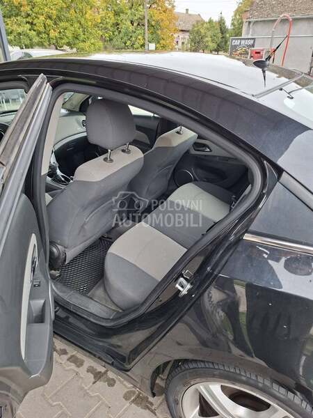 Chevrolet Cruze OČUVAN