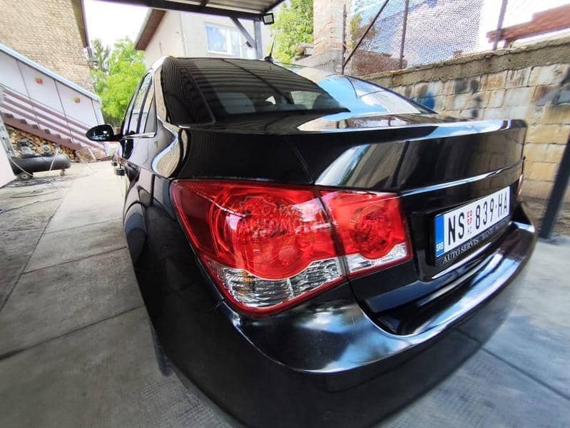 Chevrolet Cruze OČUVAN