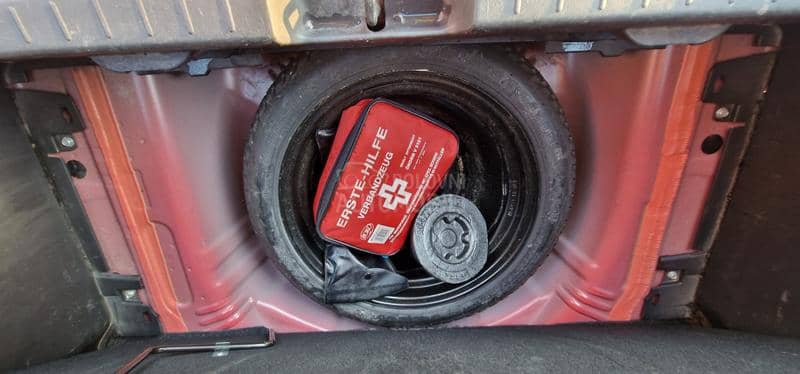 Toyota Yaris 1.0 VVT-i COOL