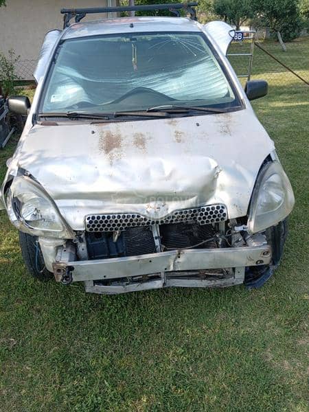 kompletan auto za delove