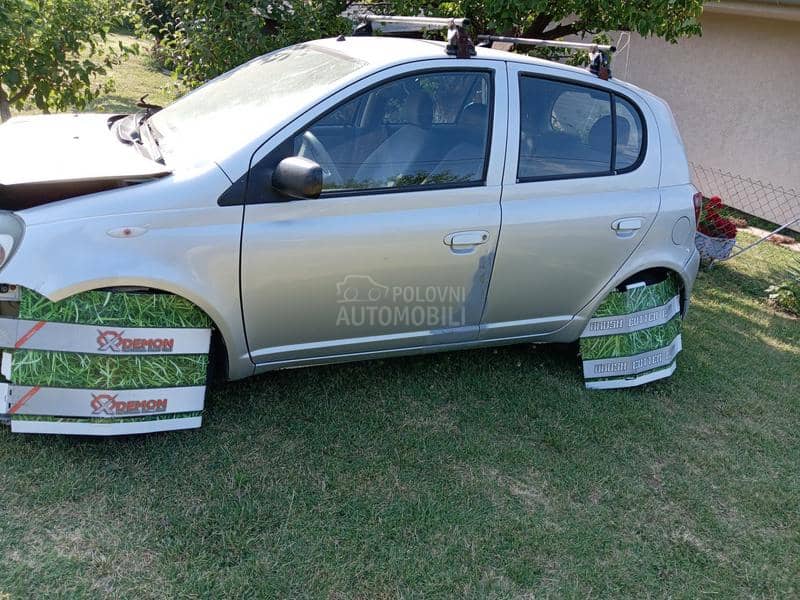 kompletan auto za delove