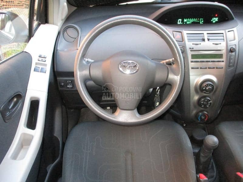 Toyota Yaris / R e t k o s t