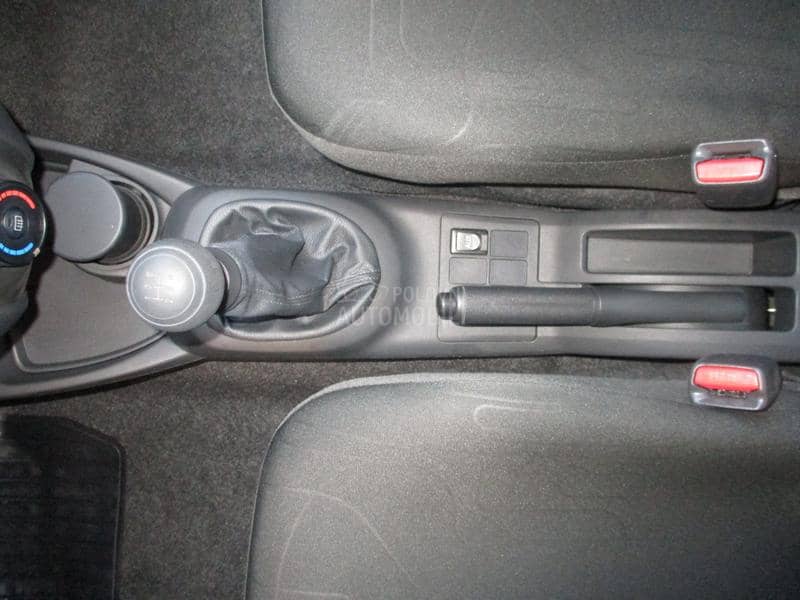 Toyota Yaris / R e t k o s t