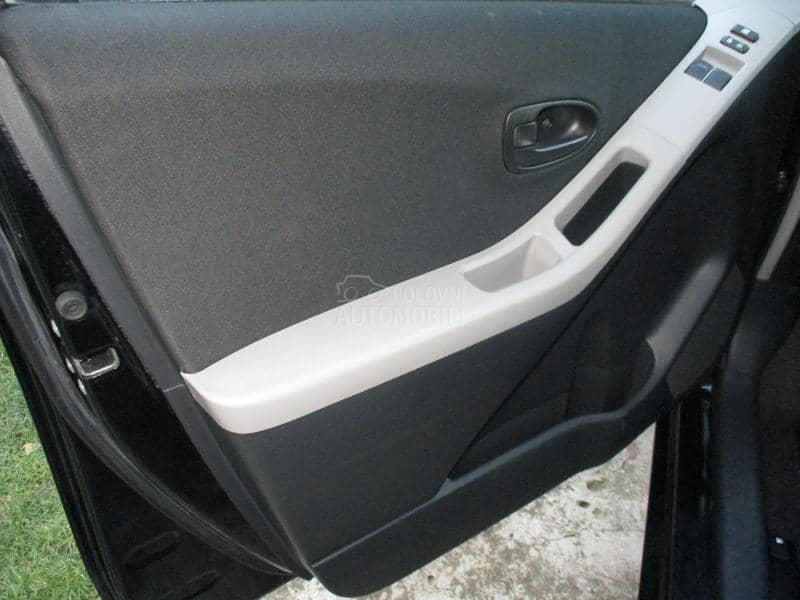 Toyota Yaris / R e t k o s t