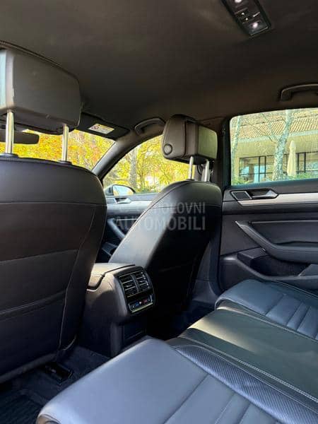 Volkswagen Passat B8 R Line / Matrix