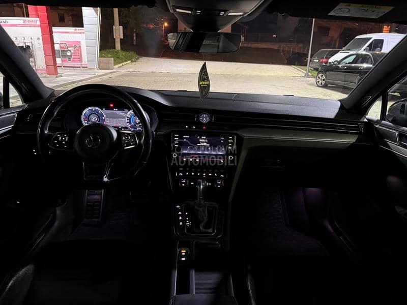 Volkswagen Passat B8 R Line / Matrix