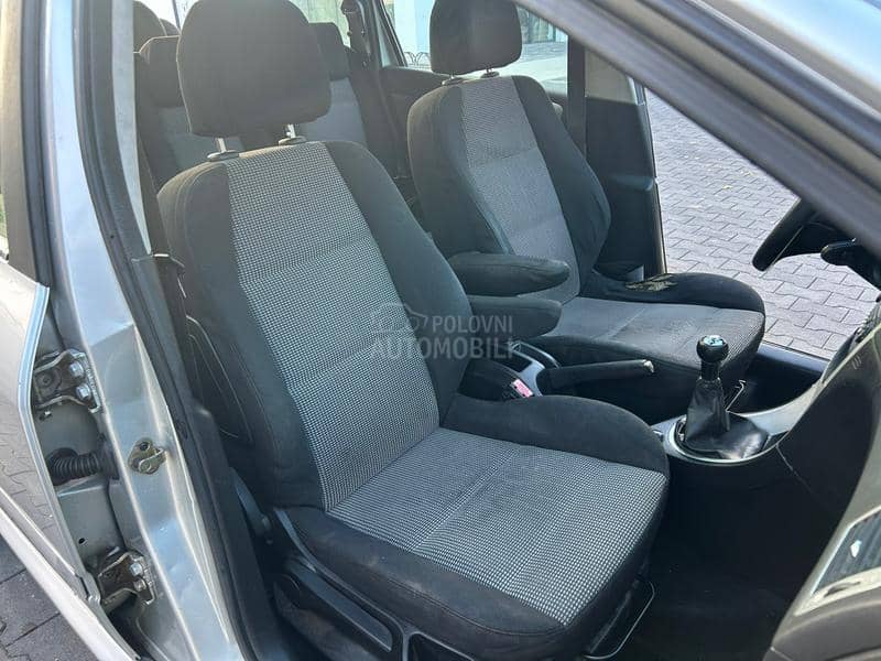 Peugeot 307 sw 7 sedista