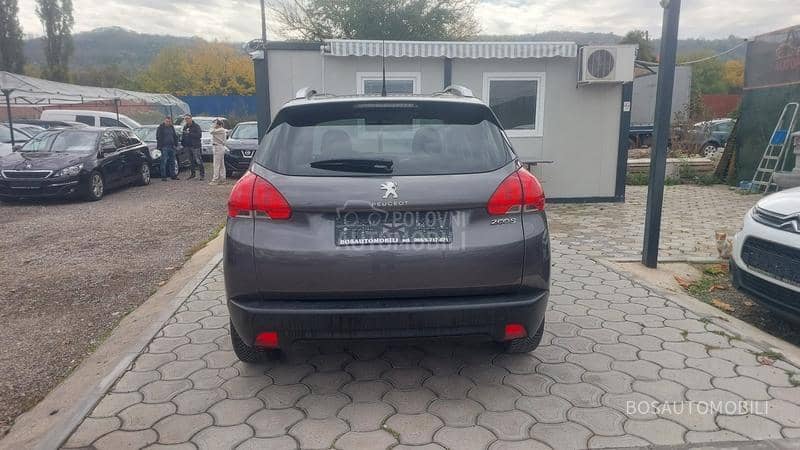 Peugeot 2008 1.2 i