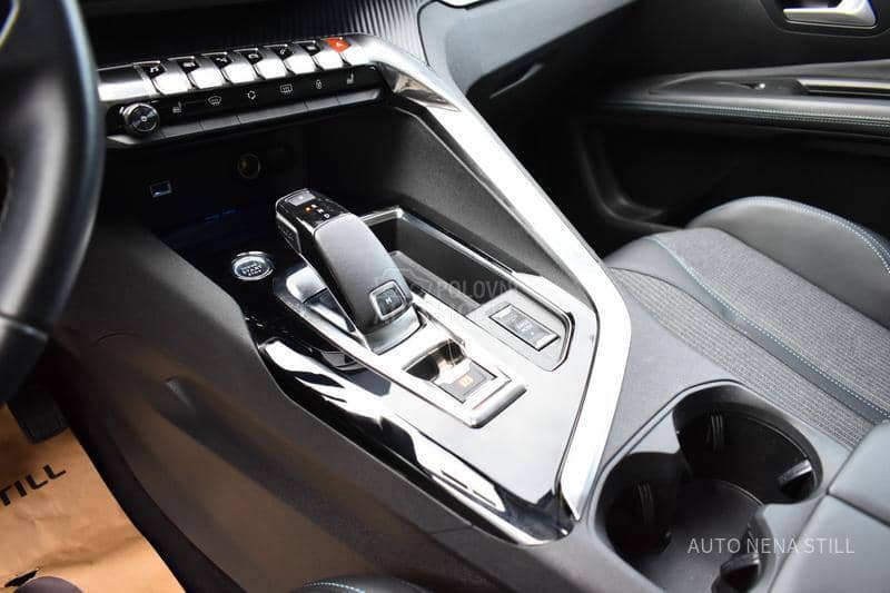 Peugeot 3008 Allure 1.2 AT