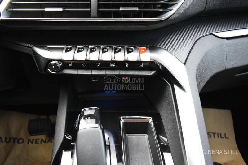 Peugeot 3008 Allure 1.2 AT