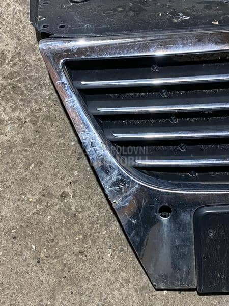 Prednja maska sa senzorima