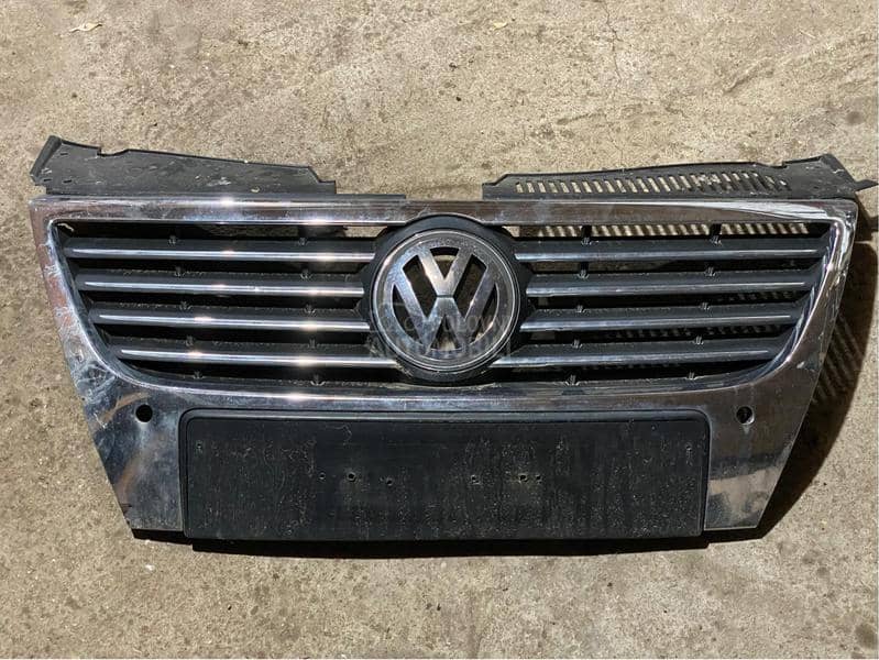 Prednja maska sa senzorima