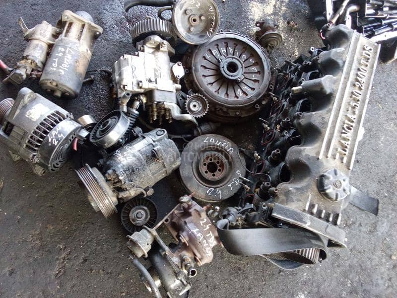 Delovi motora 2,4 tds