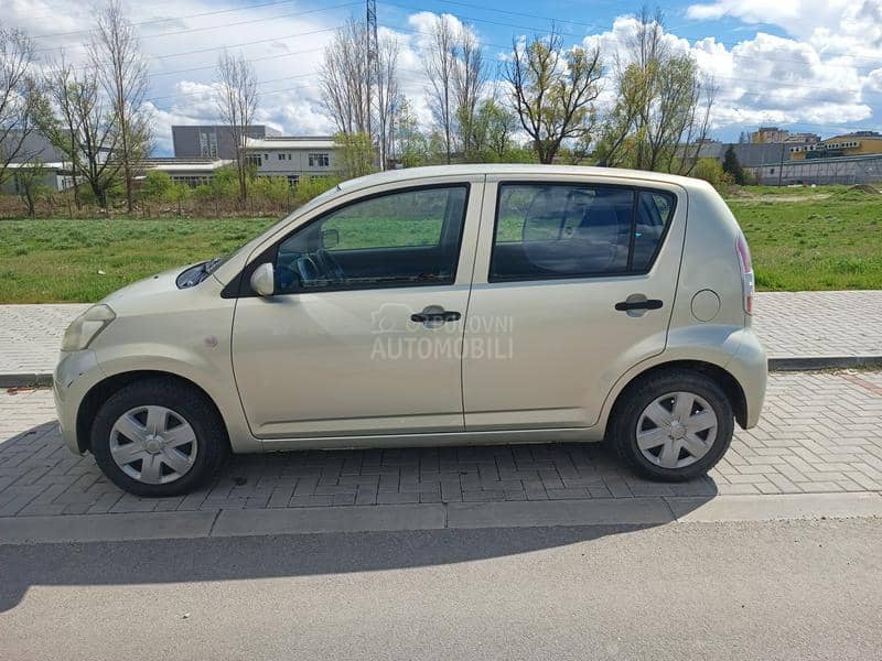 Daihatsu Sirion 1.0