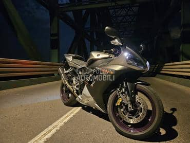Yamaha R1