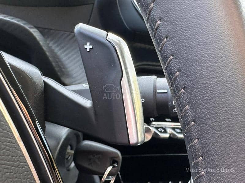 Peugeot 208 Allure pack 1.2