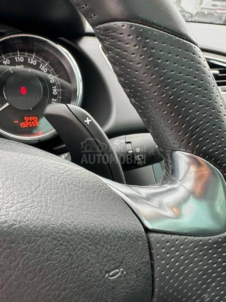 Peugeot 3008 2.0HDI HYBRID4 N O V