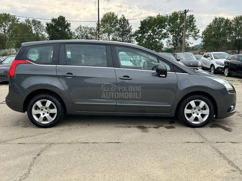 Peugeot 5008 1.6e-HDI A/T ACTIVE